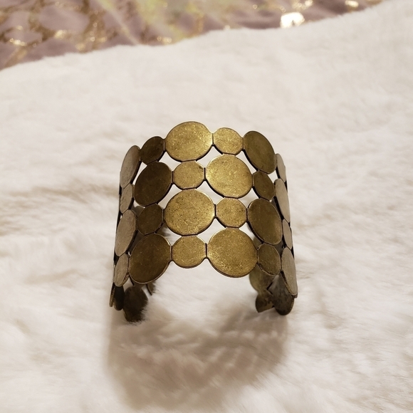 Dark Gold Tone Metal Circle Formed Open Back Bracelet 7inch cir. - Picture 3 of 4